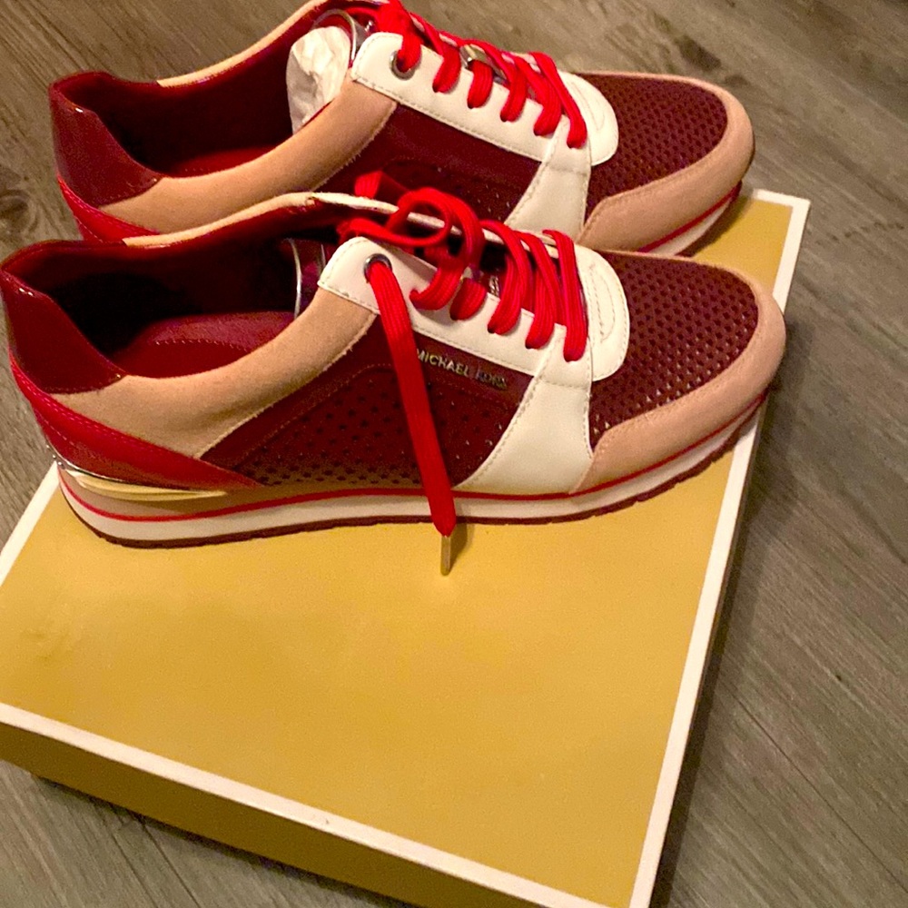 Brand New Never worn Michael Kors Billie Trainers Size 10